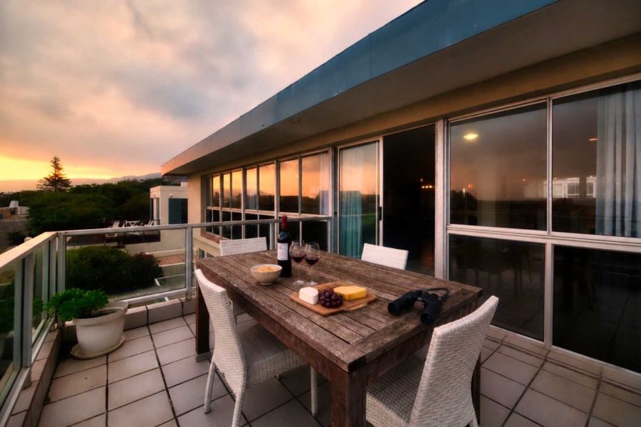 4 Bedroom Property for Sale in Voelklip Western Cape